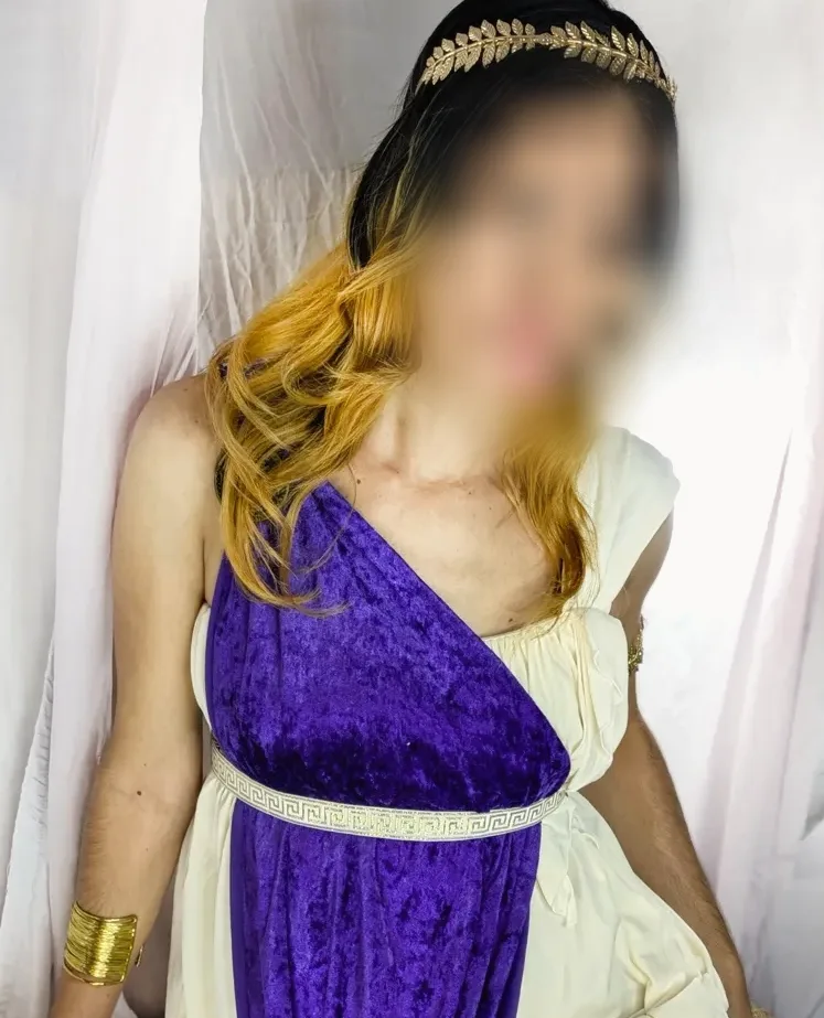 Ada, 34