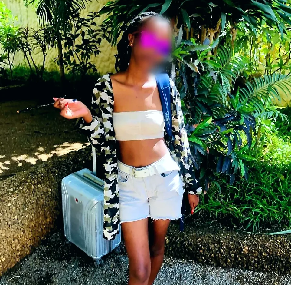 Emily, 21