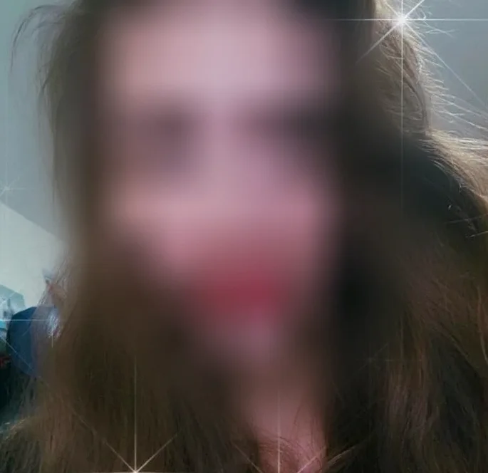 Ffion, 29